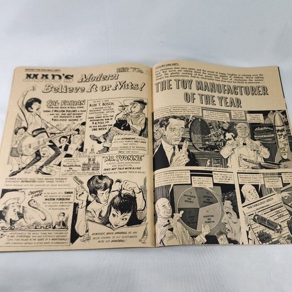 Mad Magazine Issue #100 January 1966 Special 100th Issue Gold EC Publication - Picture 7 of 7